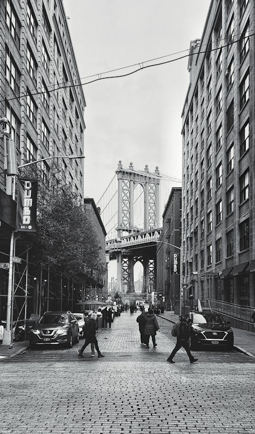 Manhattan Bridge in Black and White