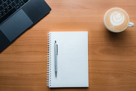 Artwork for 3 steps to create 30-days of content in 90-minutes