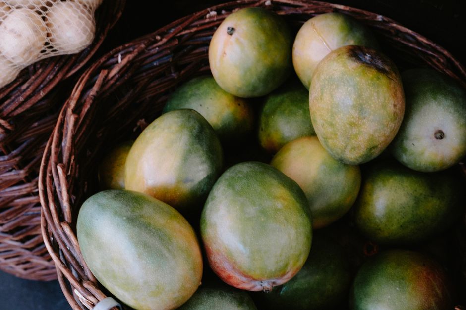 Indiai mangó chutney – a szubkontinens legkedveltebb fűszeres szósza – ripe alphonso mangoes india market