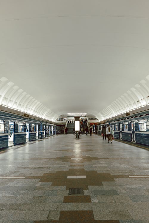 bezplatná Základová fotografie zdarma na téma lidé, městský, nástupiště metra Základová fotografie