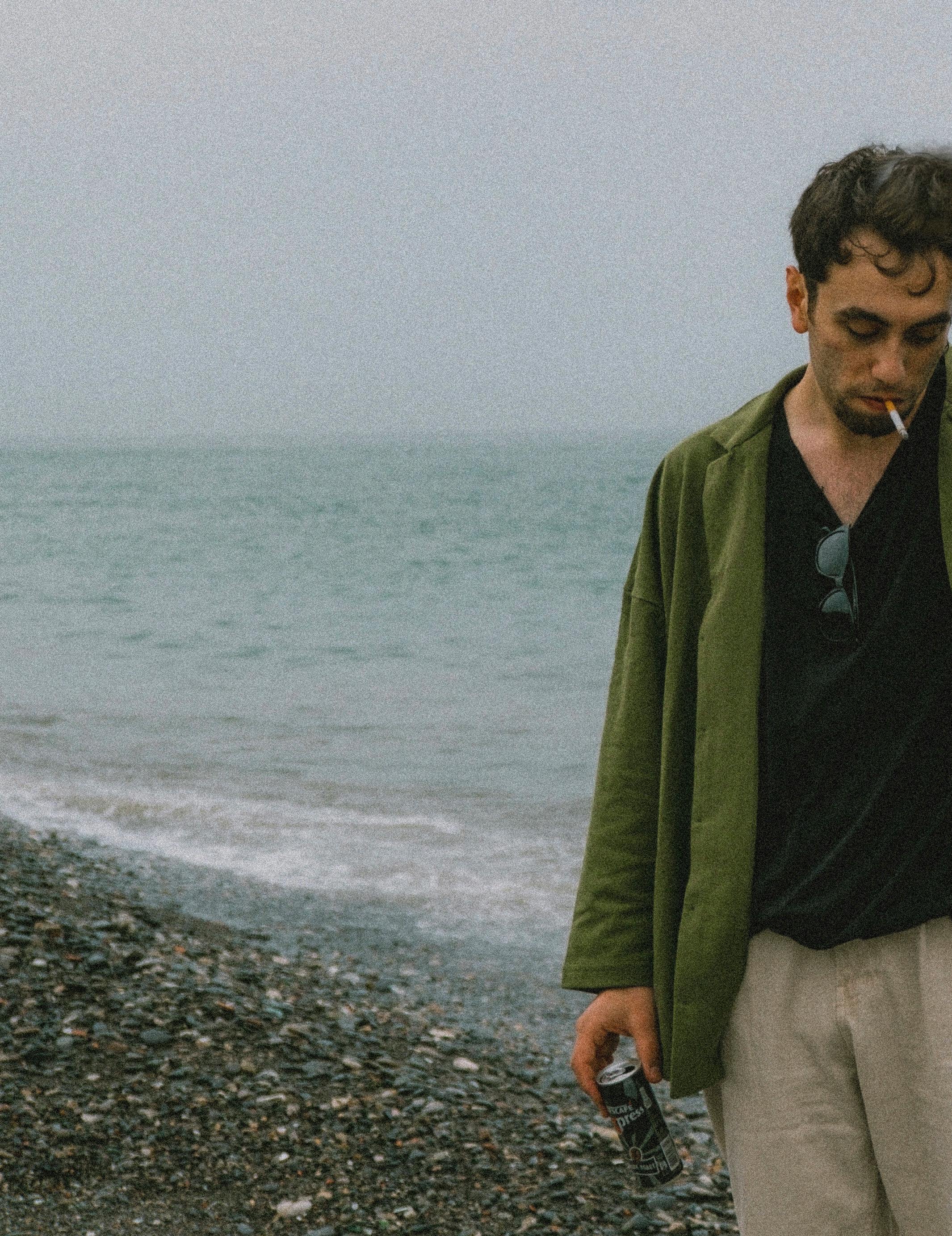 Can you pour a gallon of bleach down the drain?