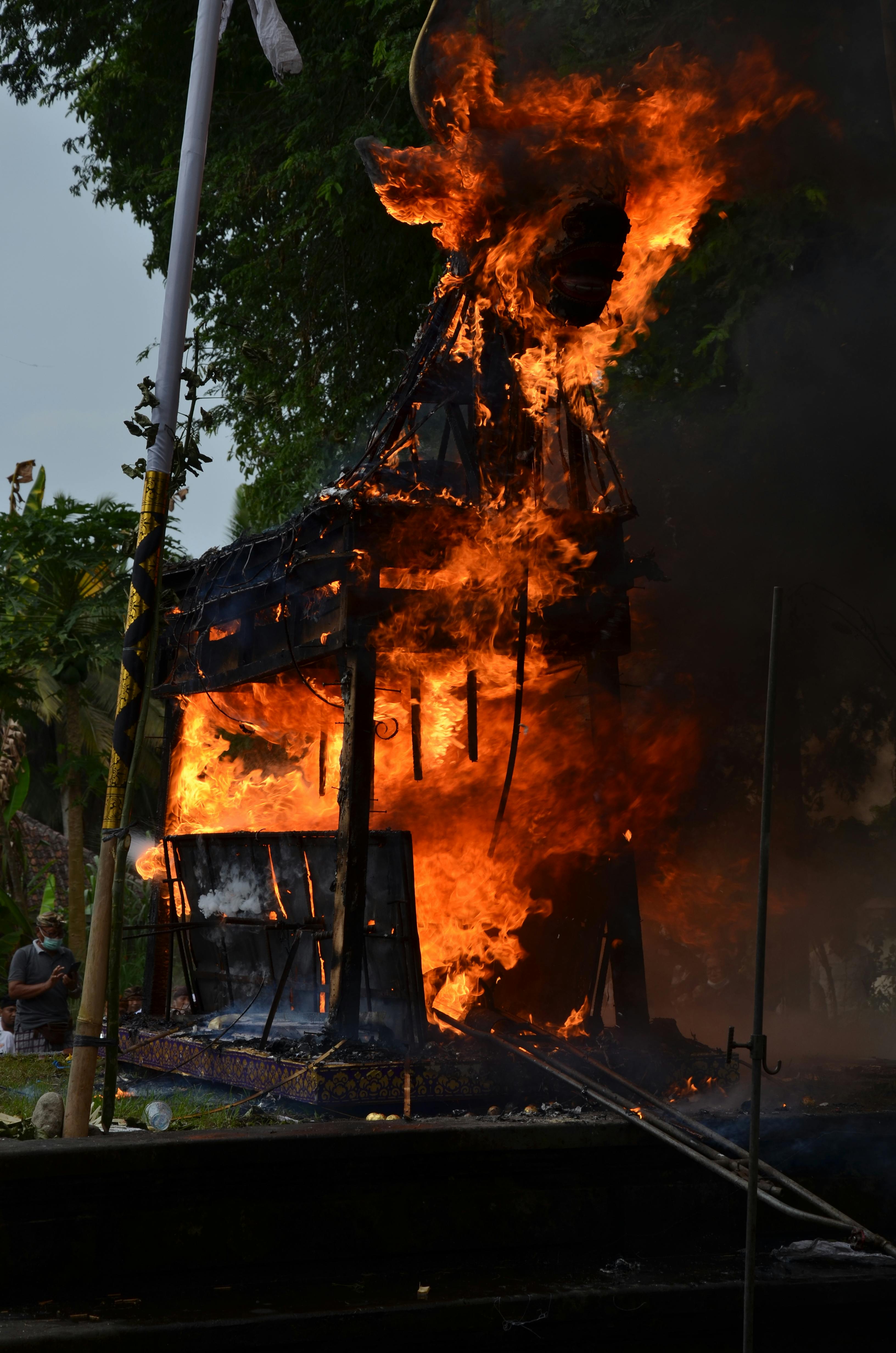 How to Install the Google Play Store on an Amazon Fire Tablet (2023) | WIRED, image size:3264x4928