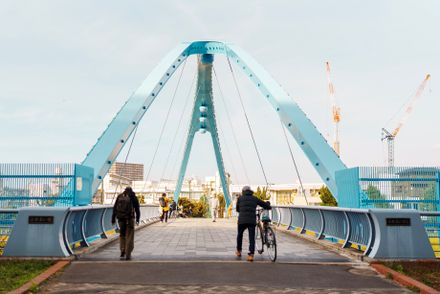 Steel span over water by Kazuki Noto on Pexels