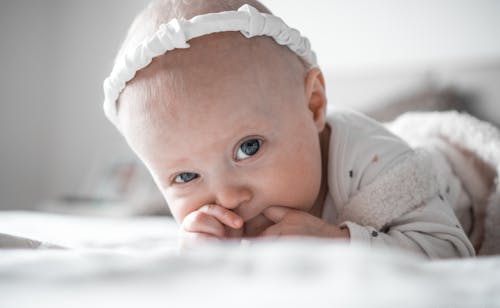 Gratis stockfoto met aanbiddelijk, baby, detailopname