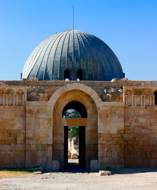 Free Explore the ancient Umayyad Palace's dome and archway at the Amman Citadel. Stock Photo