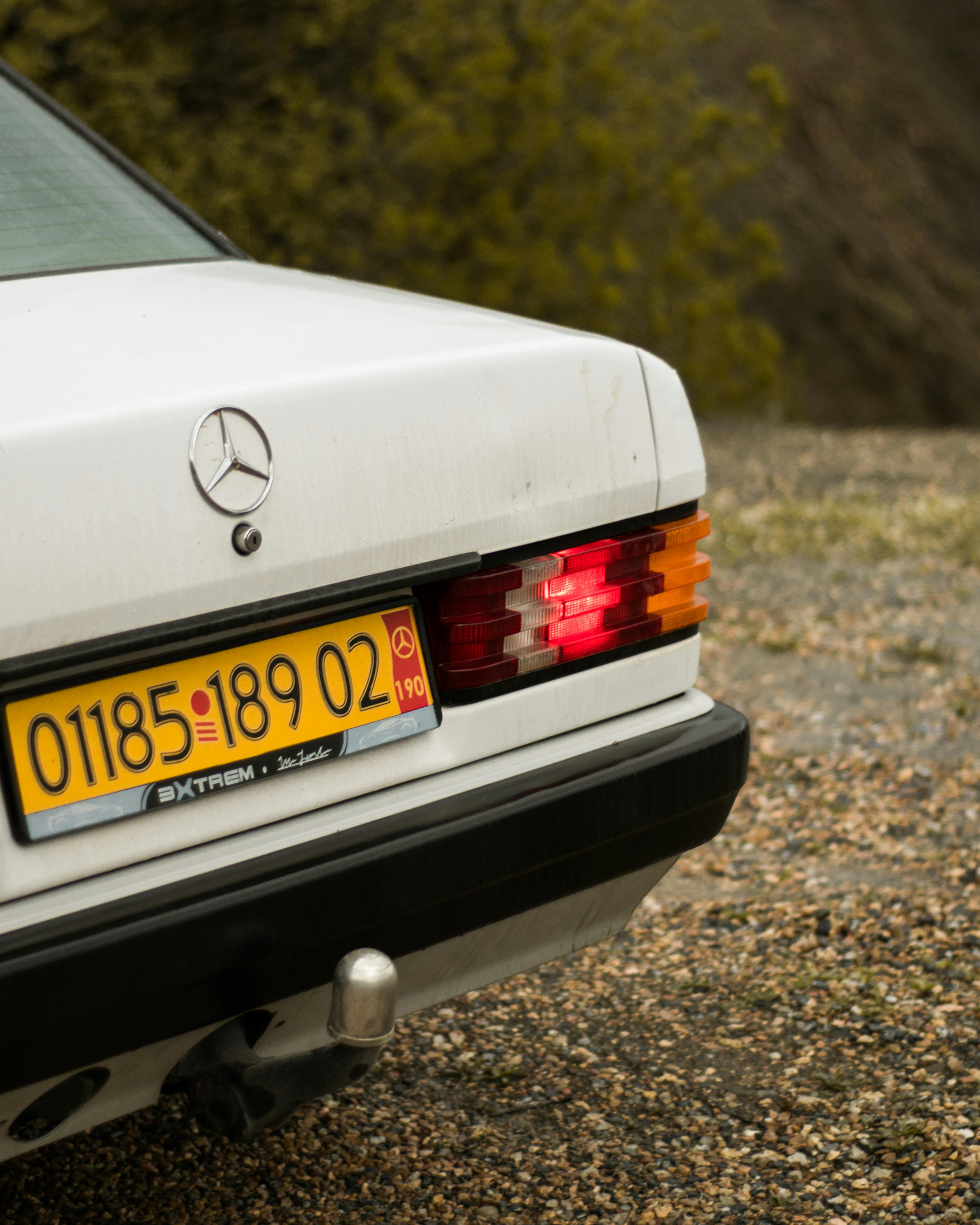 Mercedes Benz Logo · Free Stock Photo