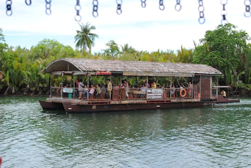 floating restaurant