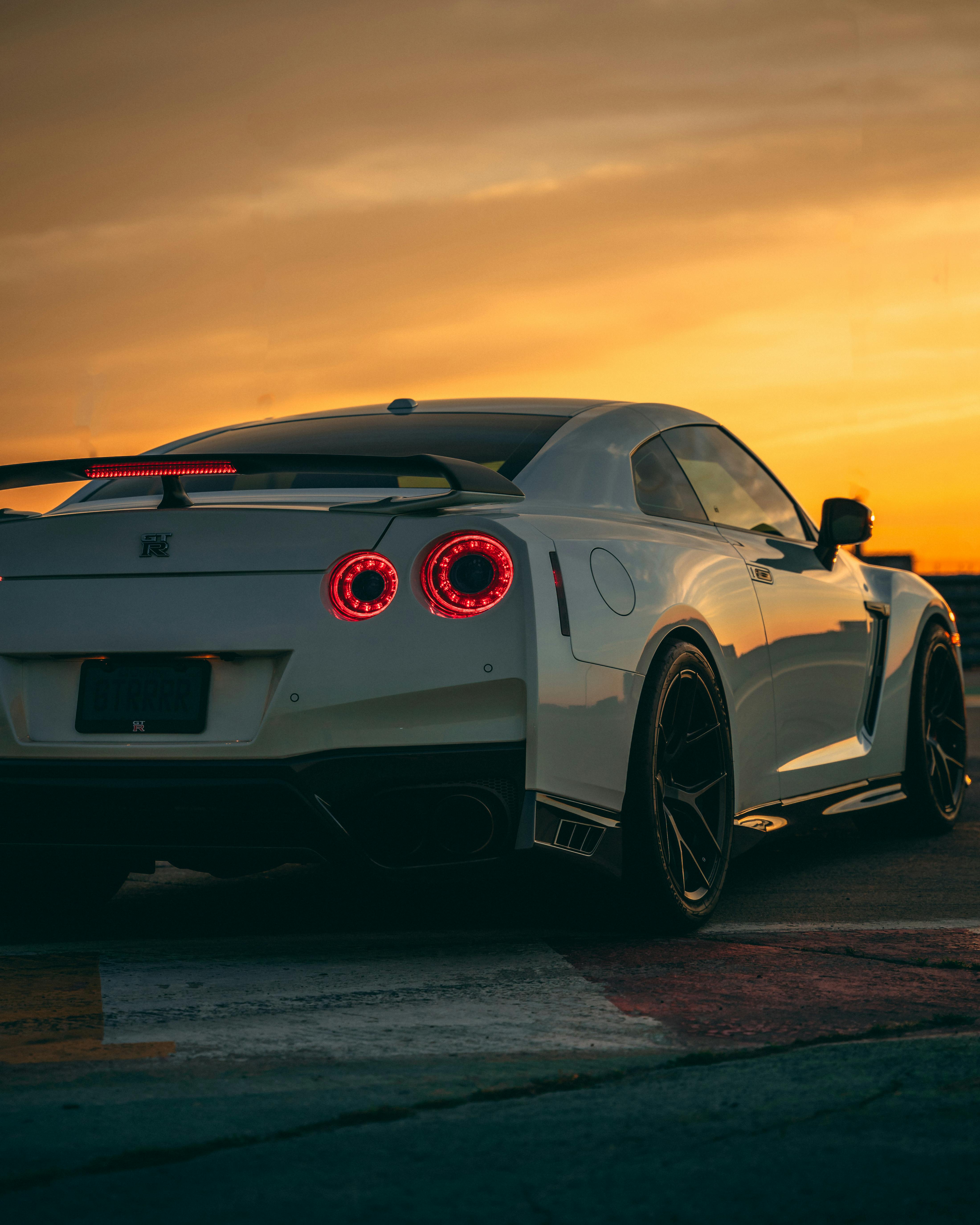 Nissan GTR Autumn Wallpaper Download | MOONAZ