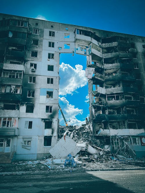 Free Destroyed Residential Building in Ukraine Stock Photo