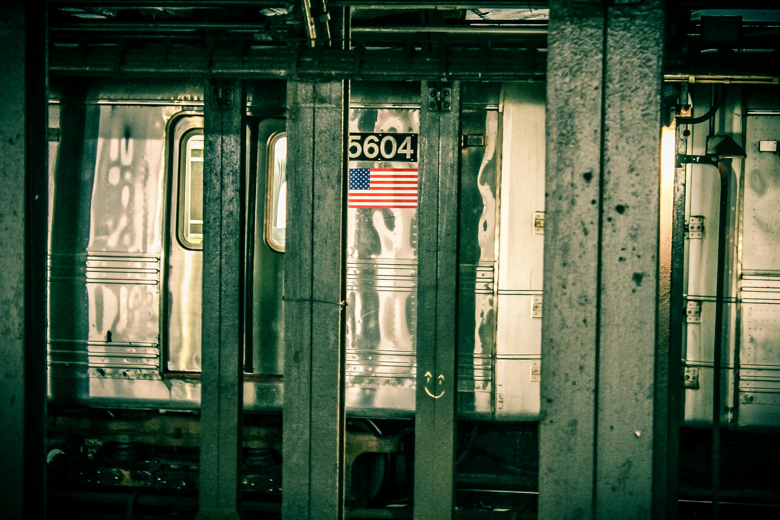 1000 Engaging Tracking Fedex Door Tag Photos Pexels Free Stock