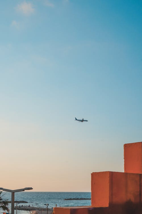 空の航空機の写真