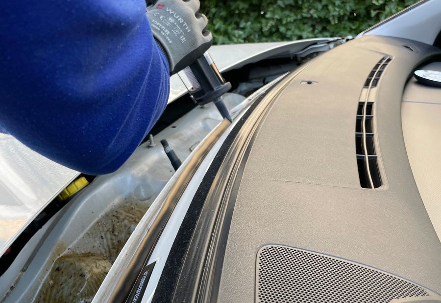 Sostituzione parabrezza auto - tecnico Matglass Paderno Dugnano