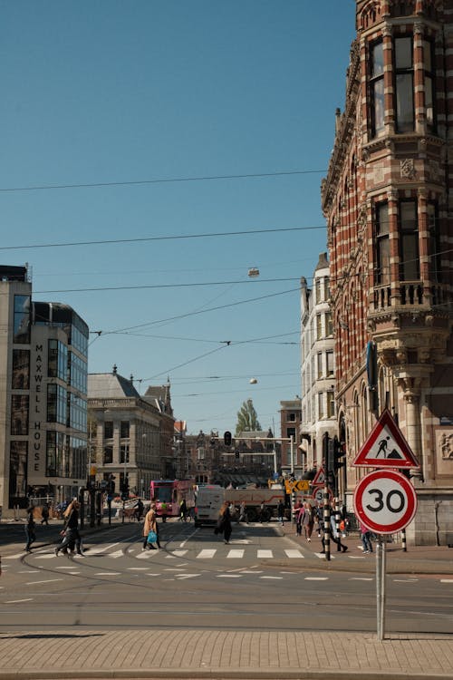 Foto d'estoc gratuïta de amsterdam, arquitectura, caminant