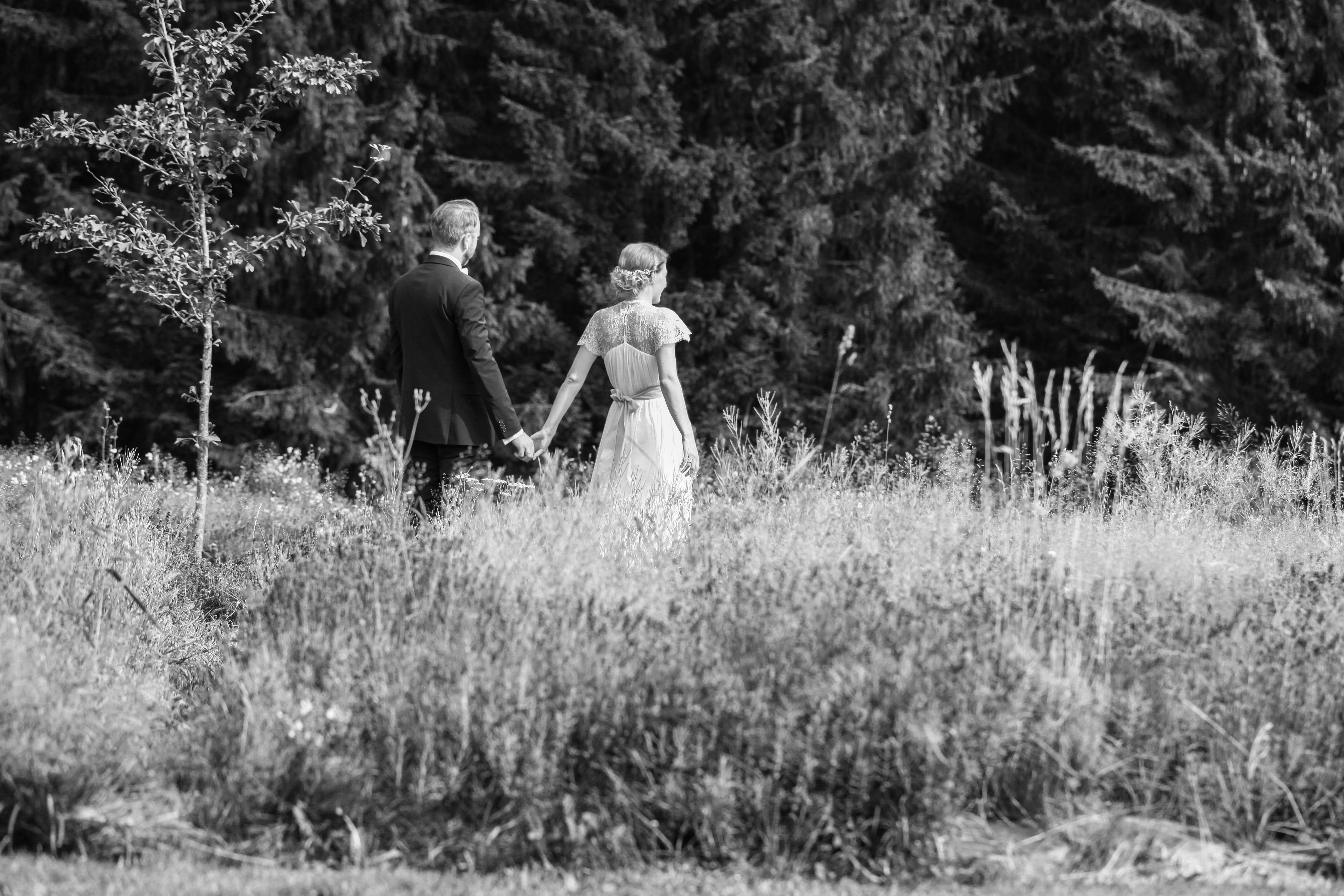 Beyond the Headlines: The Psychology of Grieving a Celebrity You Never Met