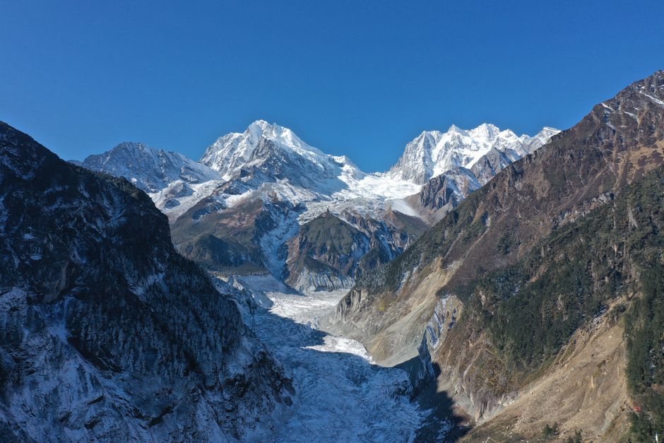 Hailuogou Glacier Sichuan — Getting to Hailuogou