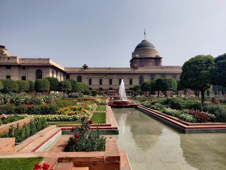 A Fountain At The Rashtrapati Bhavan In India