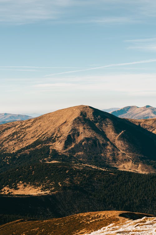 Gratis arkivbilde med fjellkjede, fjelltopp, landlig