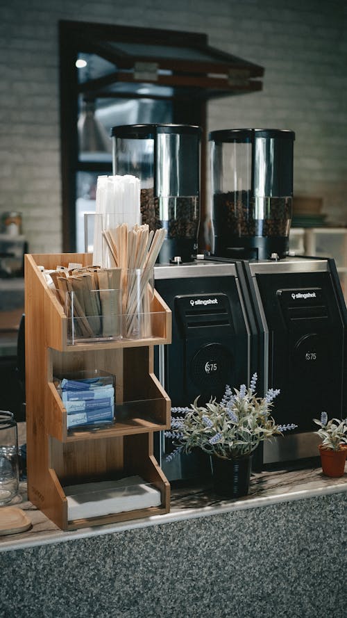 Photos gratuites de cafetière, conteneur, étagère