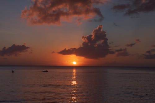 akşam karanlığı, barışçıl, deniz içeren Ücretsiz stok fotoğraf