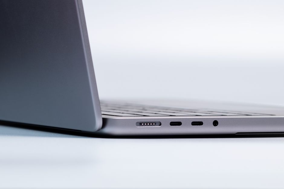 oled macbook pro laptop