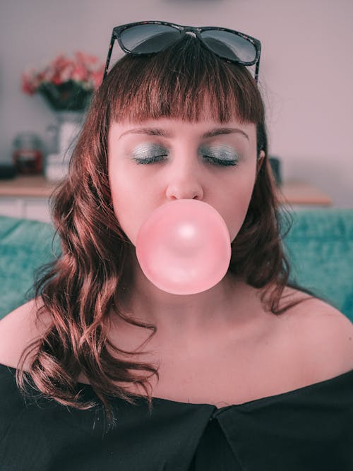 Woman with a Bubble Gum