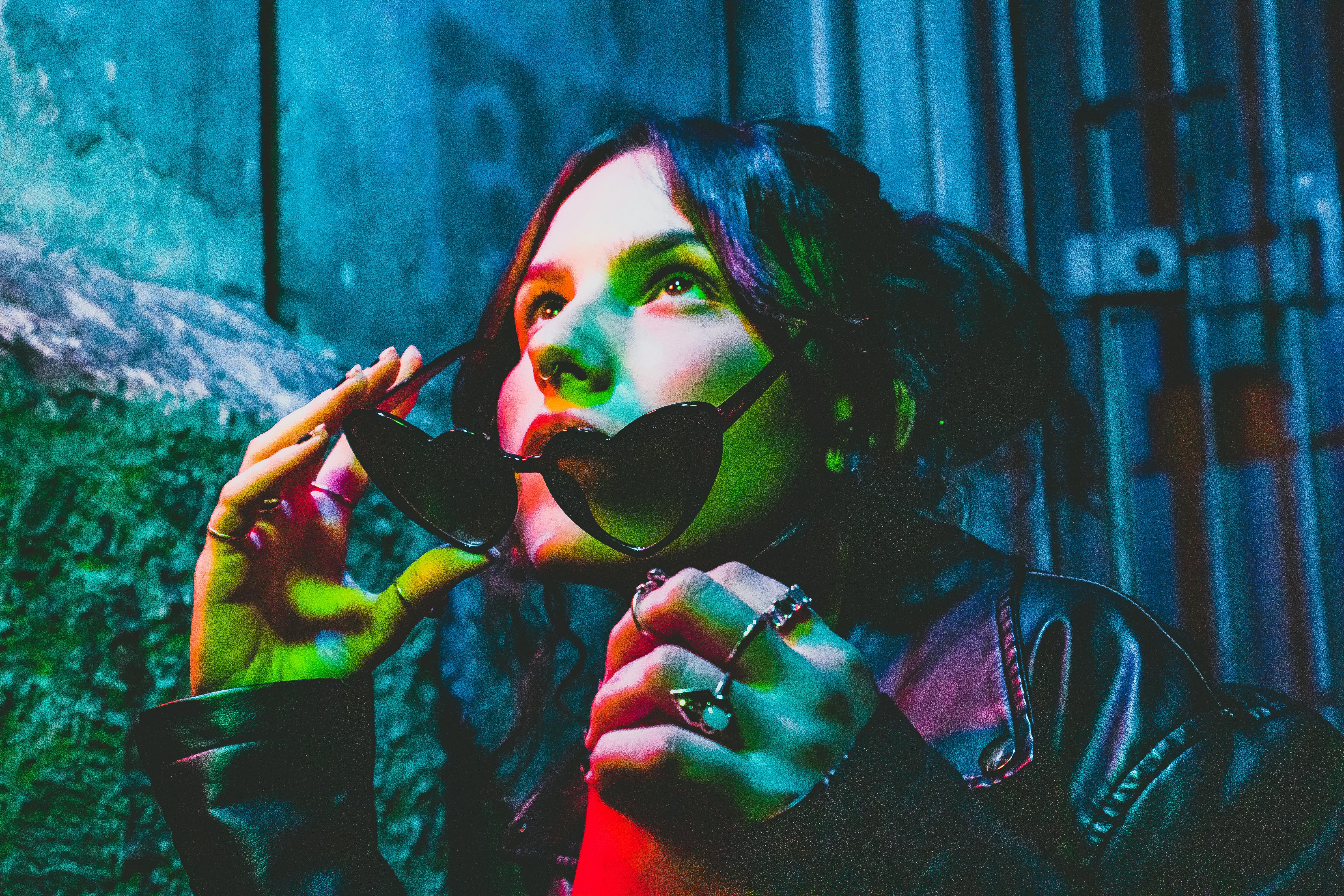 Kako Izbrati Popolna Sončna Očala za Obliko Obraza