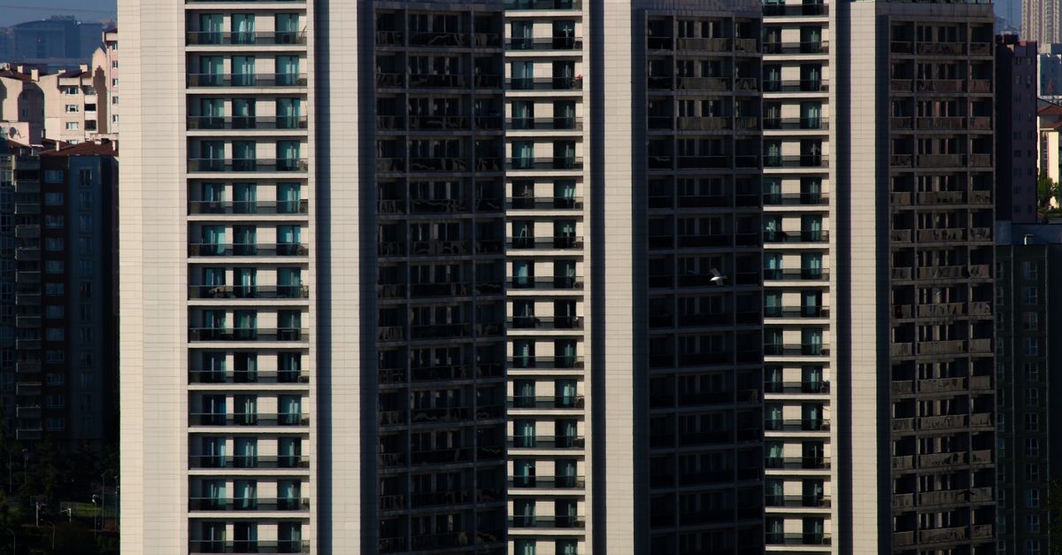A close-up view of modern high-rise apartment buildings in İstanbul, Turkey, showcasing urban architecture.