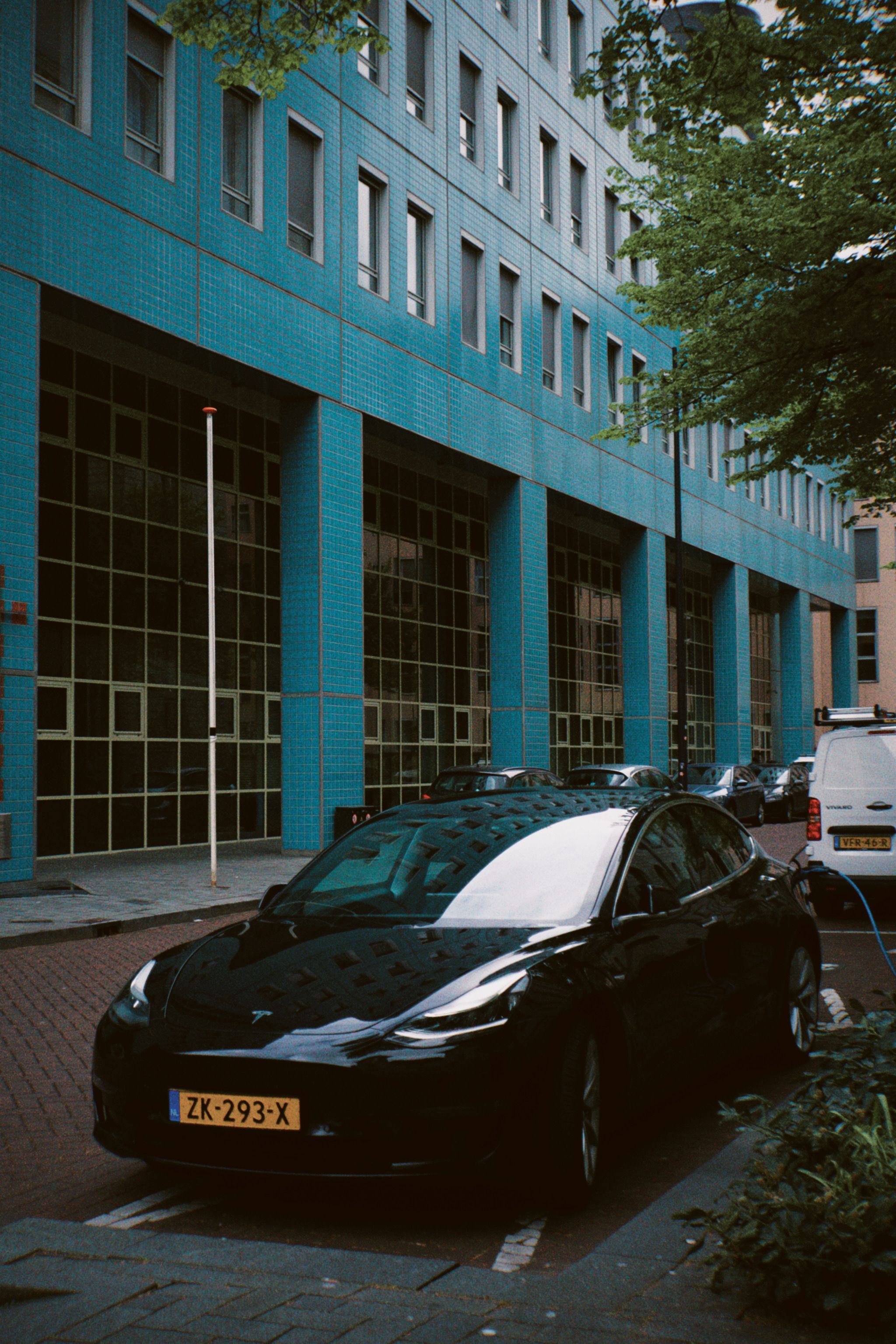 Belgian Test Finds Tesla FSD Speeding in Brussels 30 km/h Zones