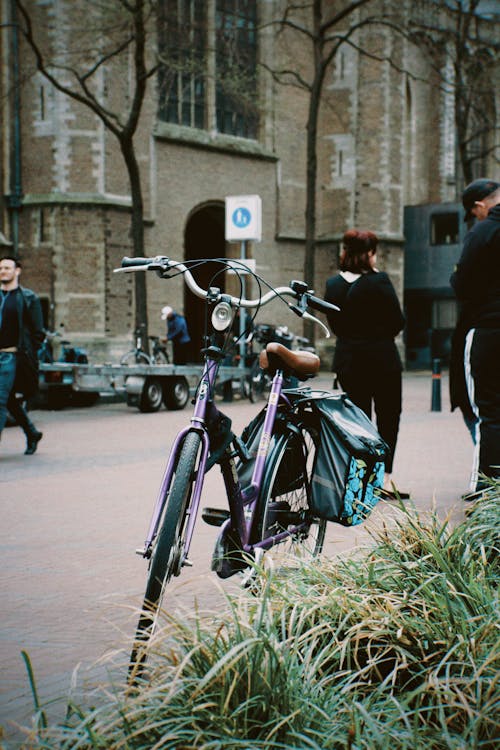 Zadarmo Fotobanka s bezplatnými fotkami na tému bicykel, bicyklovať, zaparkovaný Fotka z fotobanky