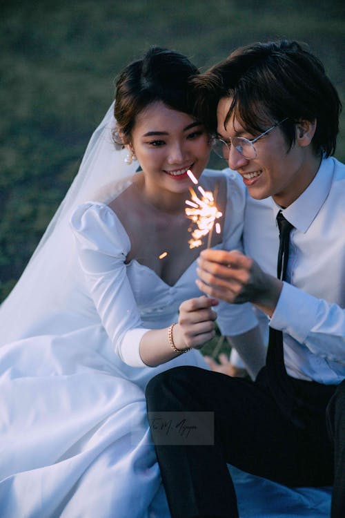 Immagine gratuita di amore, coppia asiatica, foto del matrimonio