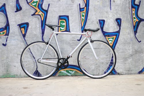 Ücretsiz bisiklet, duvar, duvar yazısı içeren Ücretsiz stok fotoğraf Stok Fotoğraflar