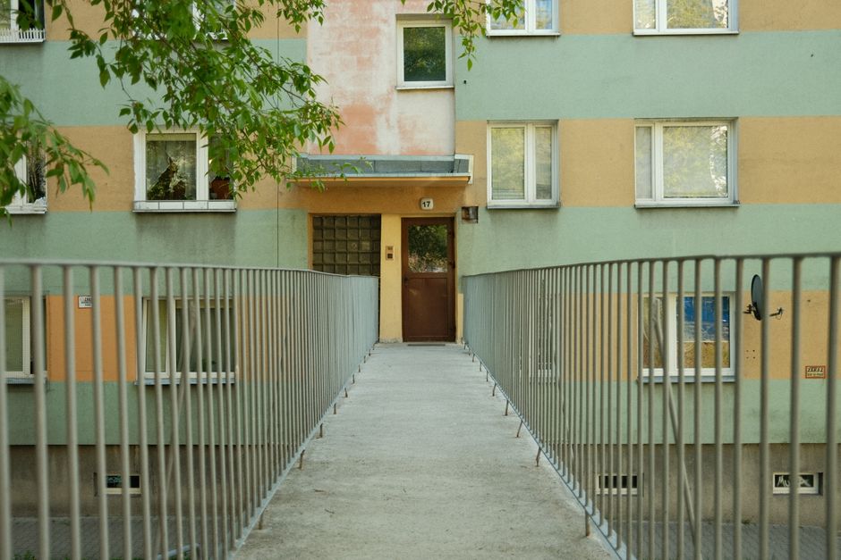 Footpath to the residential entrance — photo by Egor Komarov on Pexels