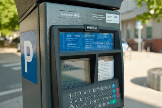 Ottawa Police Warn of Downtown Parking Scam Hitting 20+ Drivers