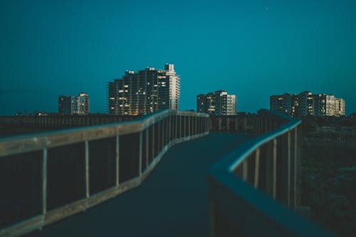 人行天橋, 商業, 城市 的 免费素材图片