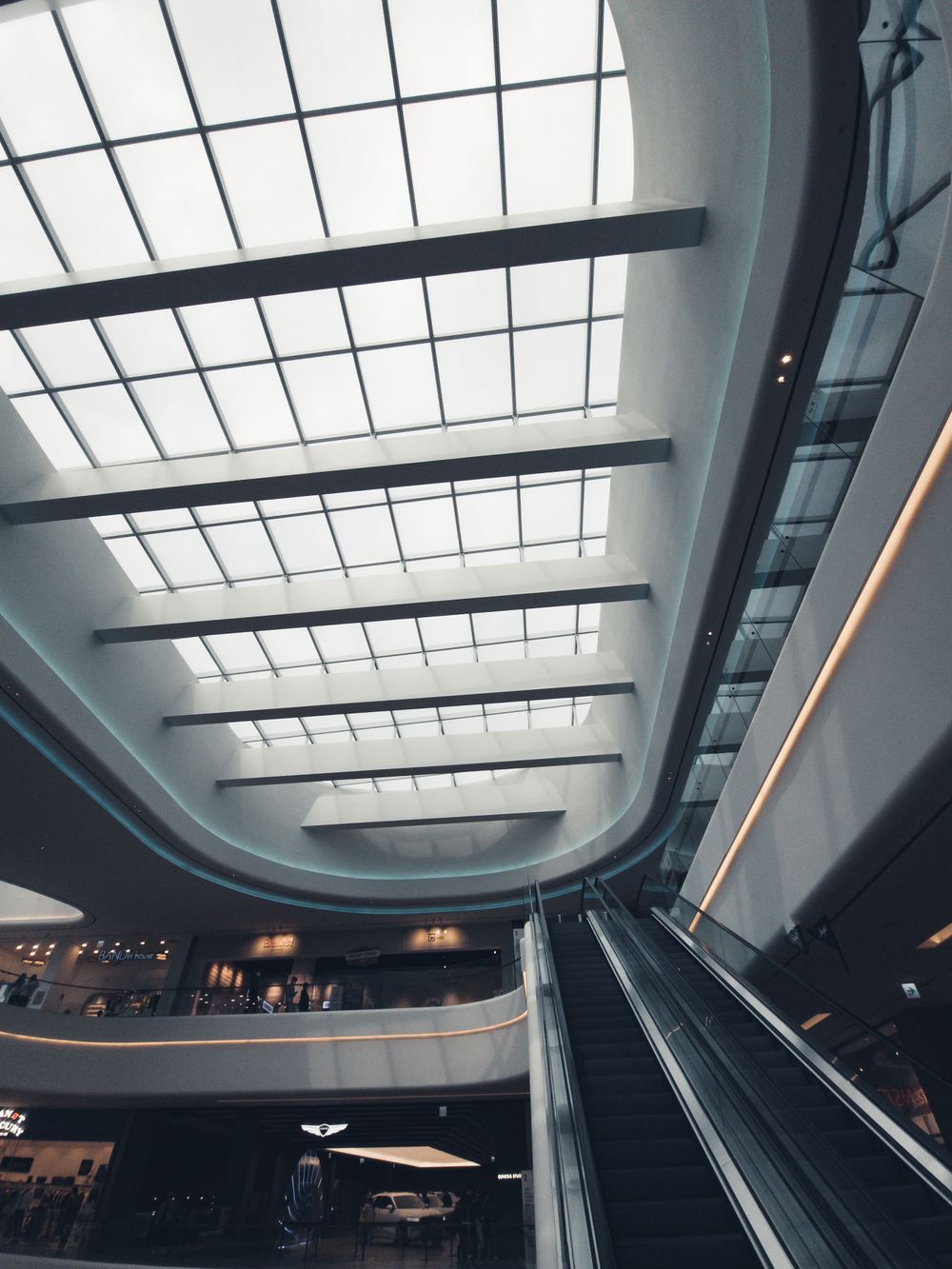Shopping center commercial escalator circulation
