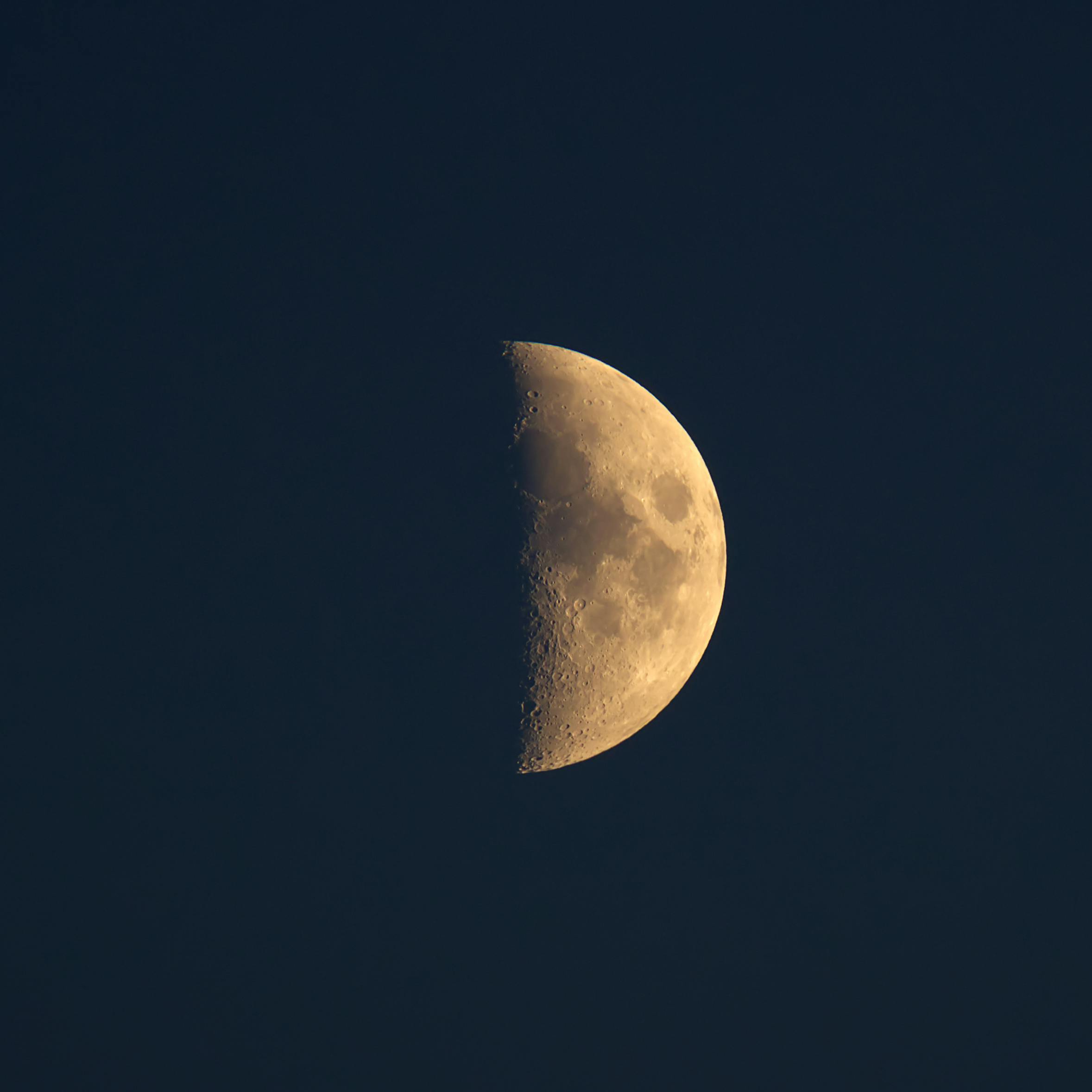 How much space is needed for a woodworking shop?