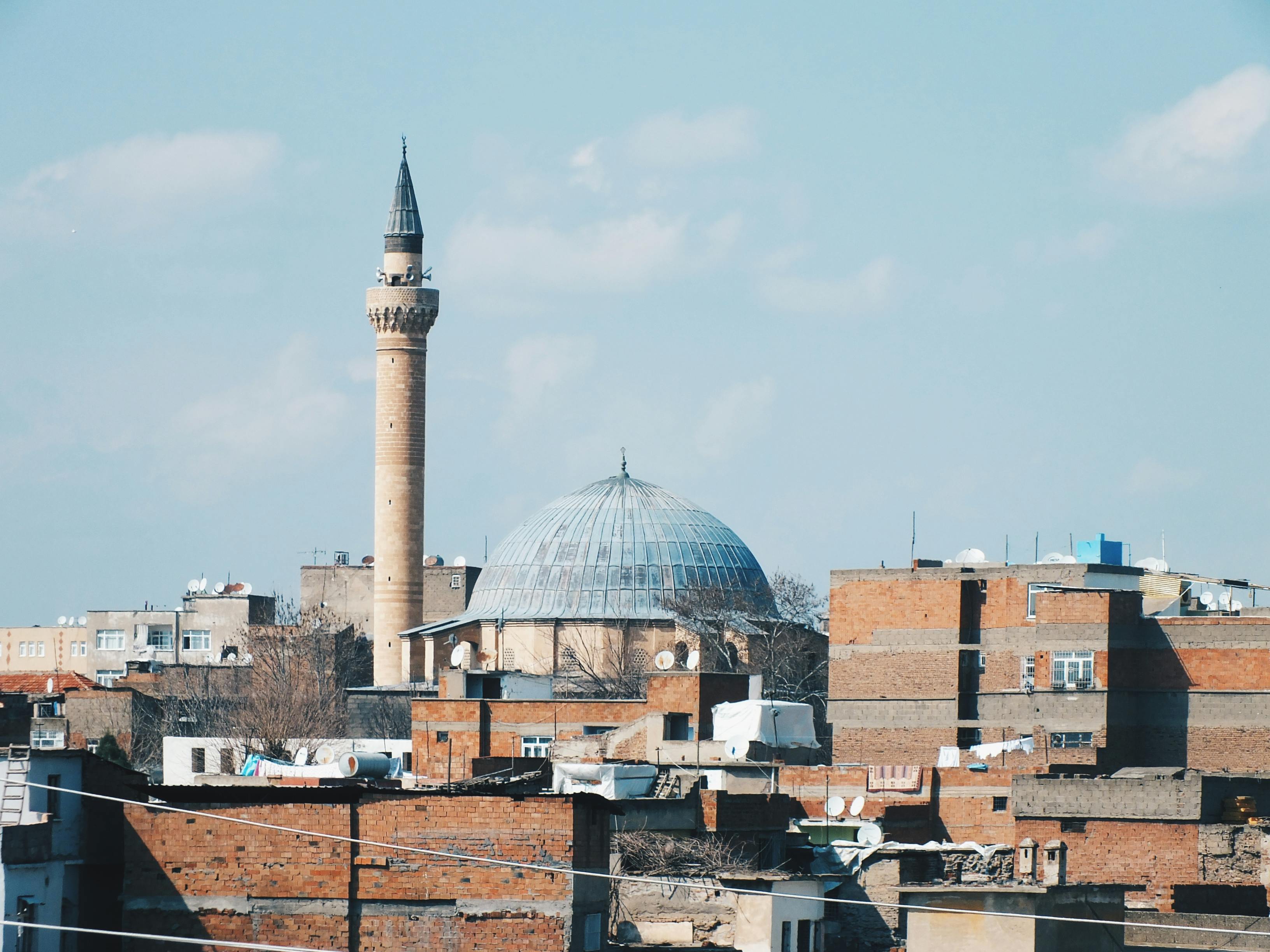 photo of the city with a view of the minaret