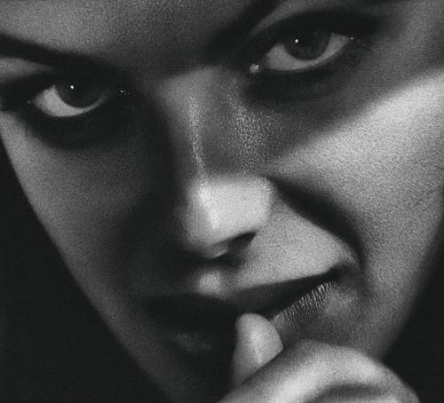 Free Close-up Photo of a Woman's Face Stock Photo