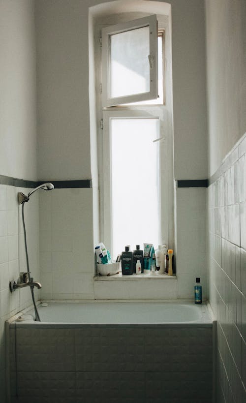 Kostenloses Stock Foto zu badewanne, badezimmer, fenster