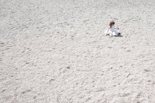 Kostnadsfria Kostnadsfri bild av flicka, strand, unge Stock foto