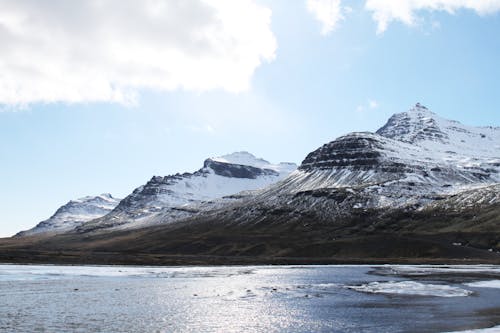 Montagne Enneigée