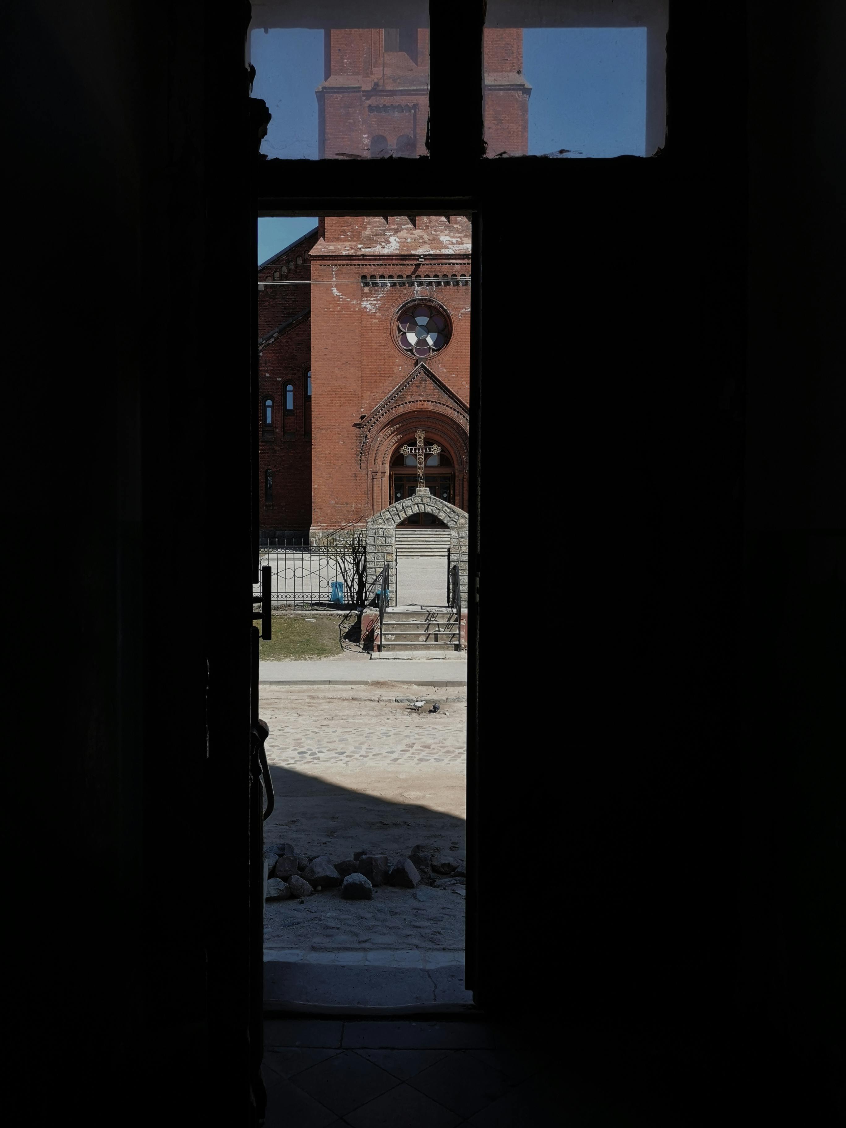 Can you turn any door into a Dutch door?