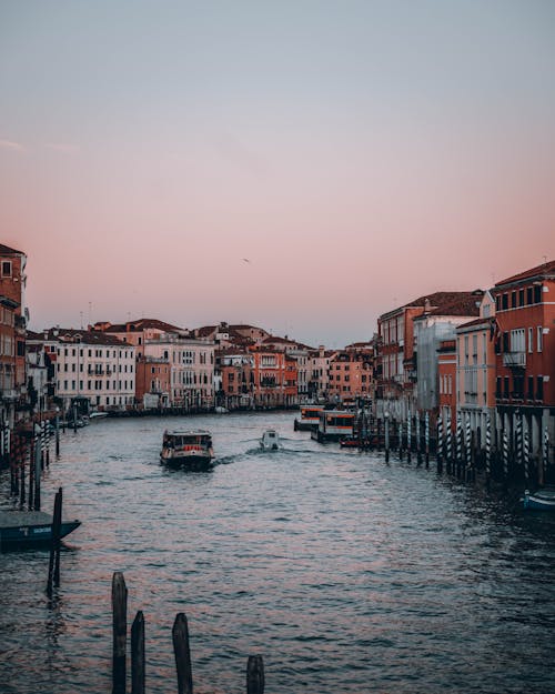 Základová fotografie zdarma na téma Benátky, budovy, člun