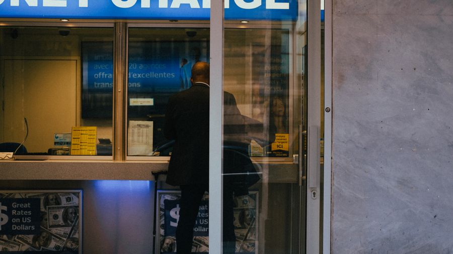 What I learned watching three friends sign French mortgages this spring