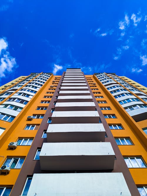 Foto d'estoc gratuïta de arquitectura moderna, balcons, bloc residencial