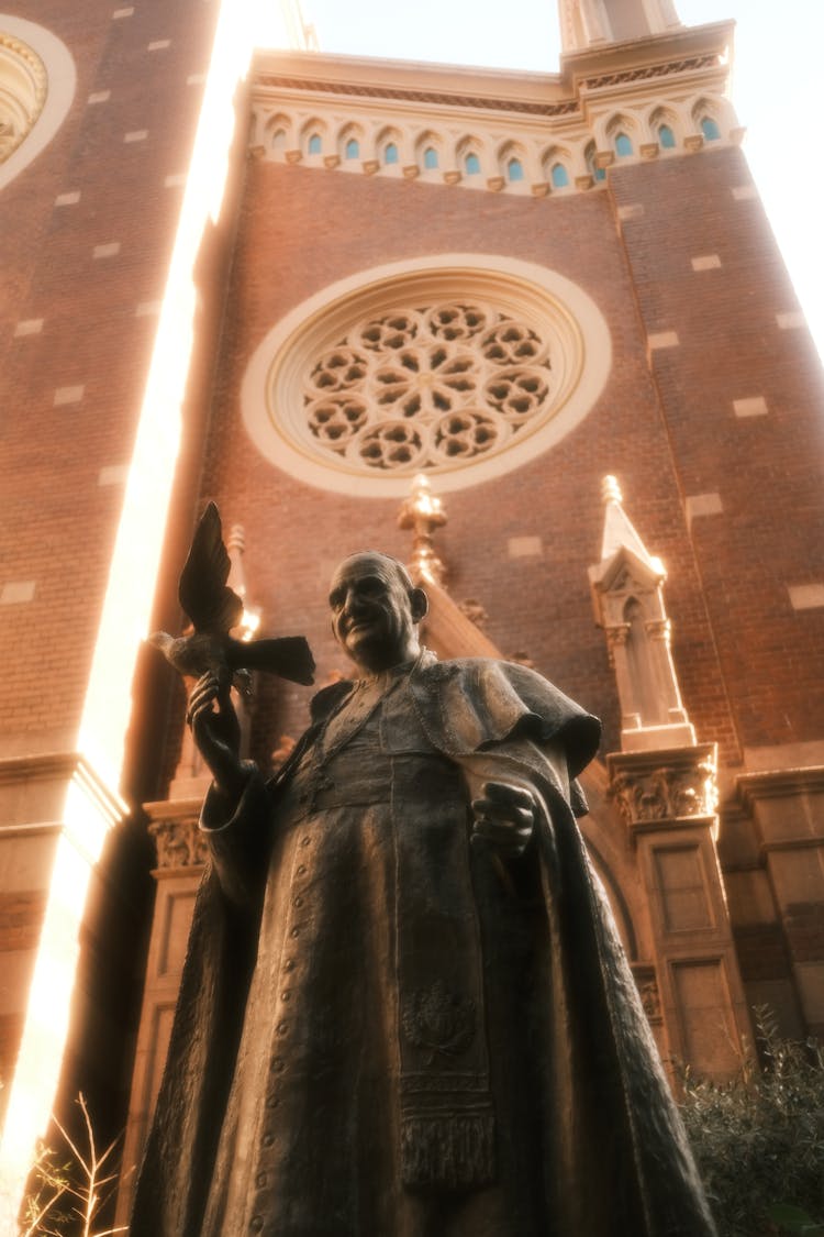 Statue Of Pope John XXIII