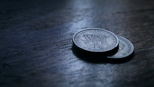 Kostnadsfri bild av bord, mynt, närbild