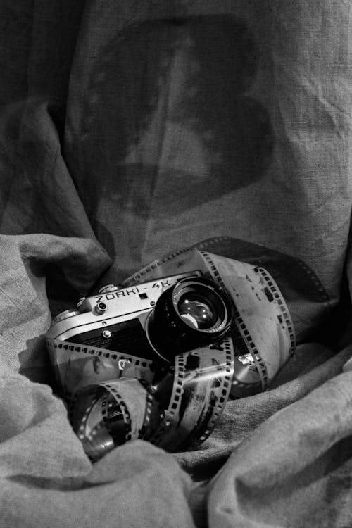 Darmowe zdjęcie z galerii z aparat, czarno-biały, film