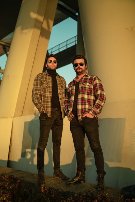 Inspirasi Gaya Flanel dari Selebritis Pria Inspirasi Gaya Flanel dari Selebritis Pria