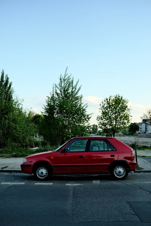 Ilmainen kuvapankkikuva tunnisteilla ajoneuvo, autotekniikka, punainen auto